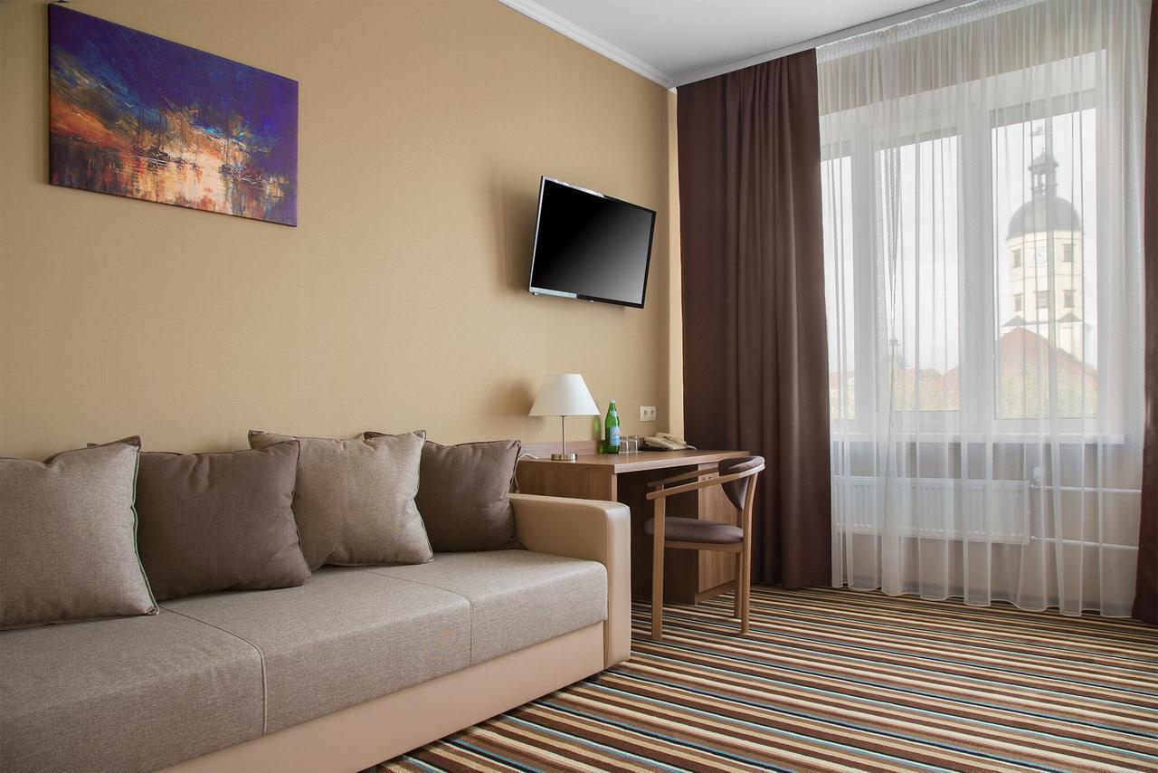 Nesvizh Hotel Bagian luar foto